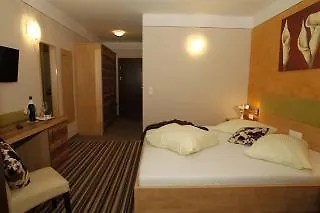Pogoeriacherhof فندق لاتسخاش اوبر ديم اف